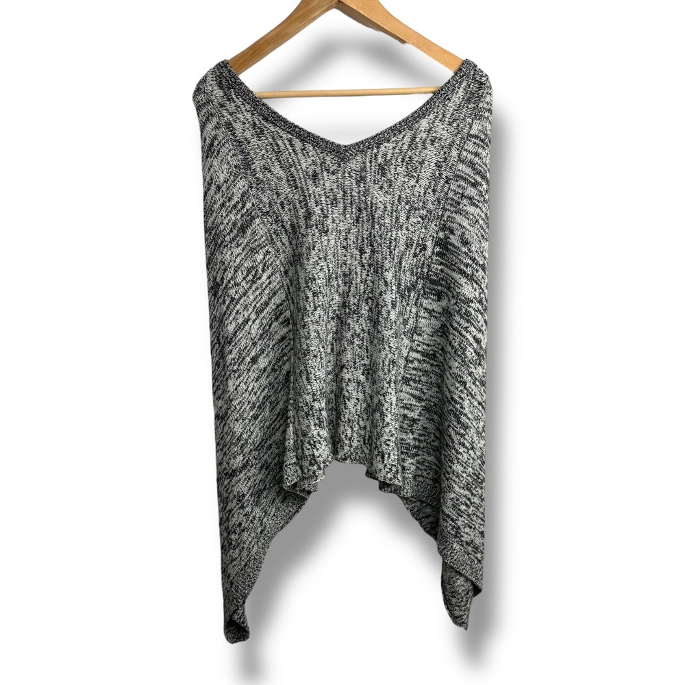 TART Plus Size 1X 2X Black &‎ White Marled Knit V Neck Poncho Sweater Top